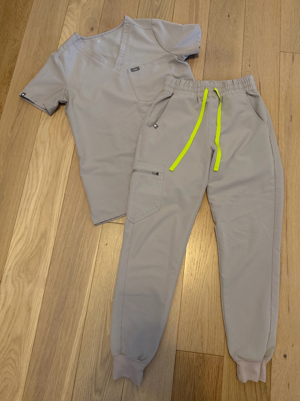 Figs scrubs xs top xxs petite bottoms